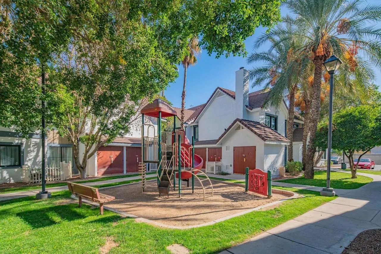 Metro Phoenix Loft Sleeps 6