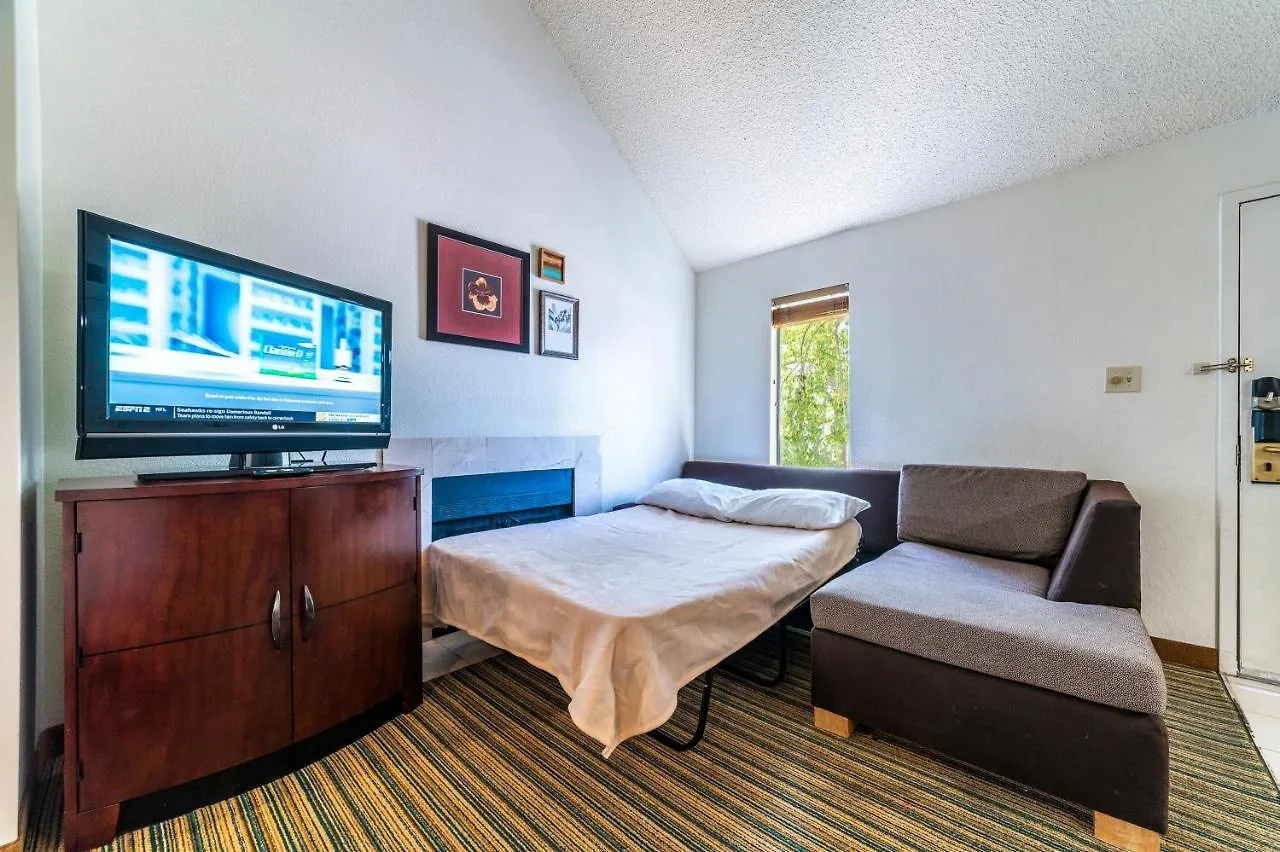 Metro Phoenix Loft Sleeps 6