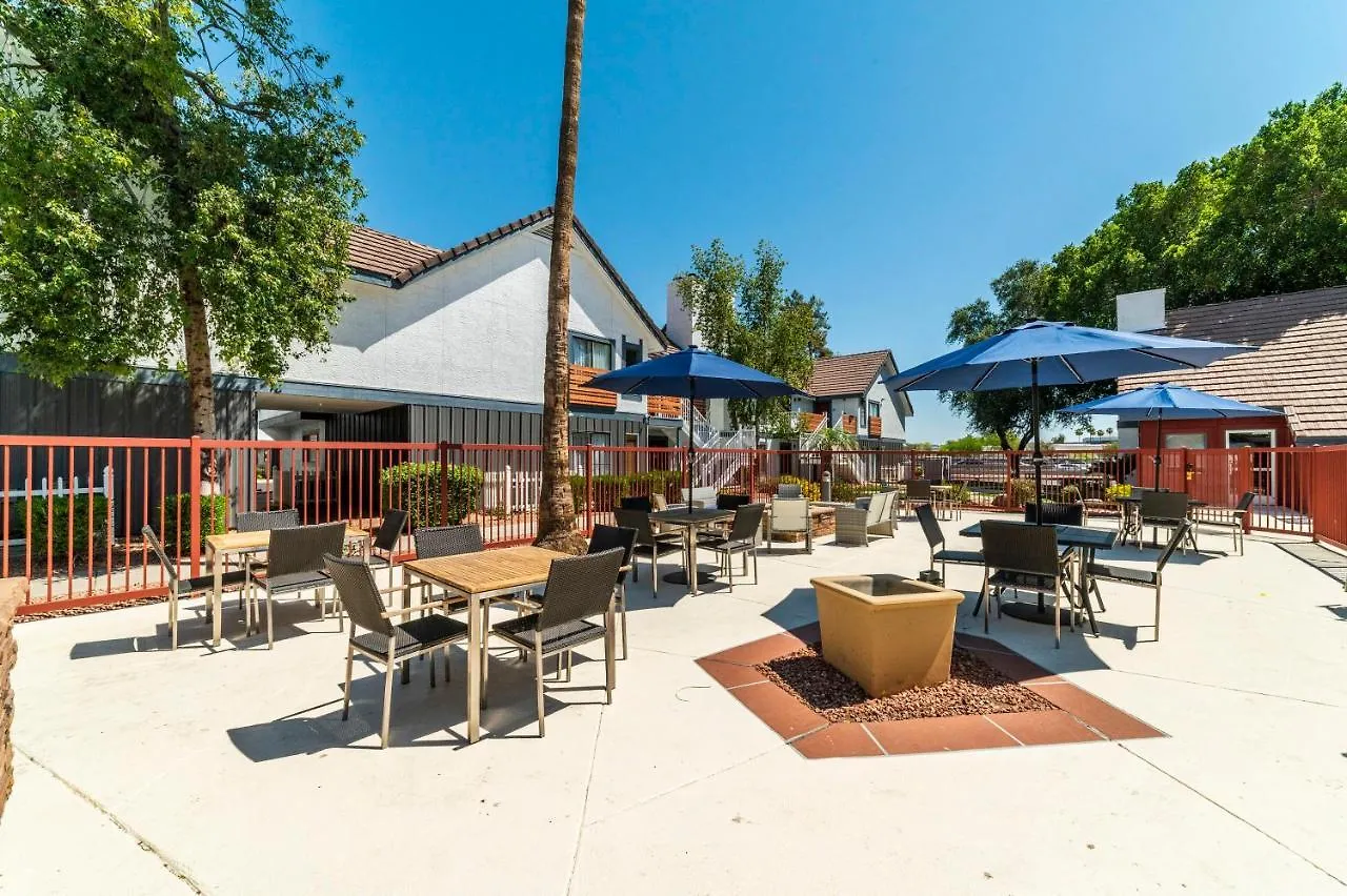 Metro Phoenix Loft Sleeps 6