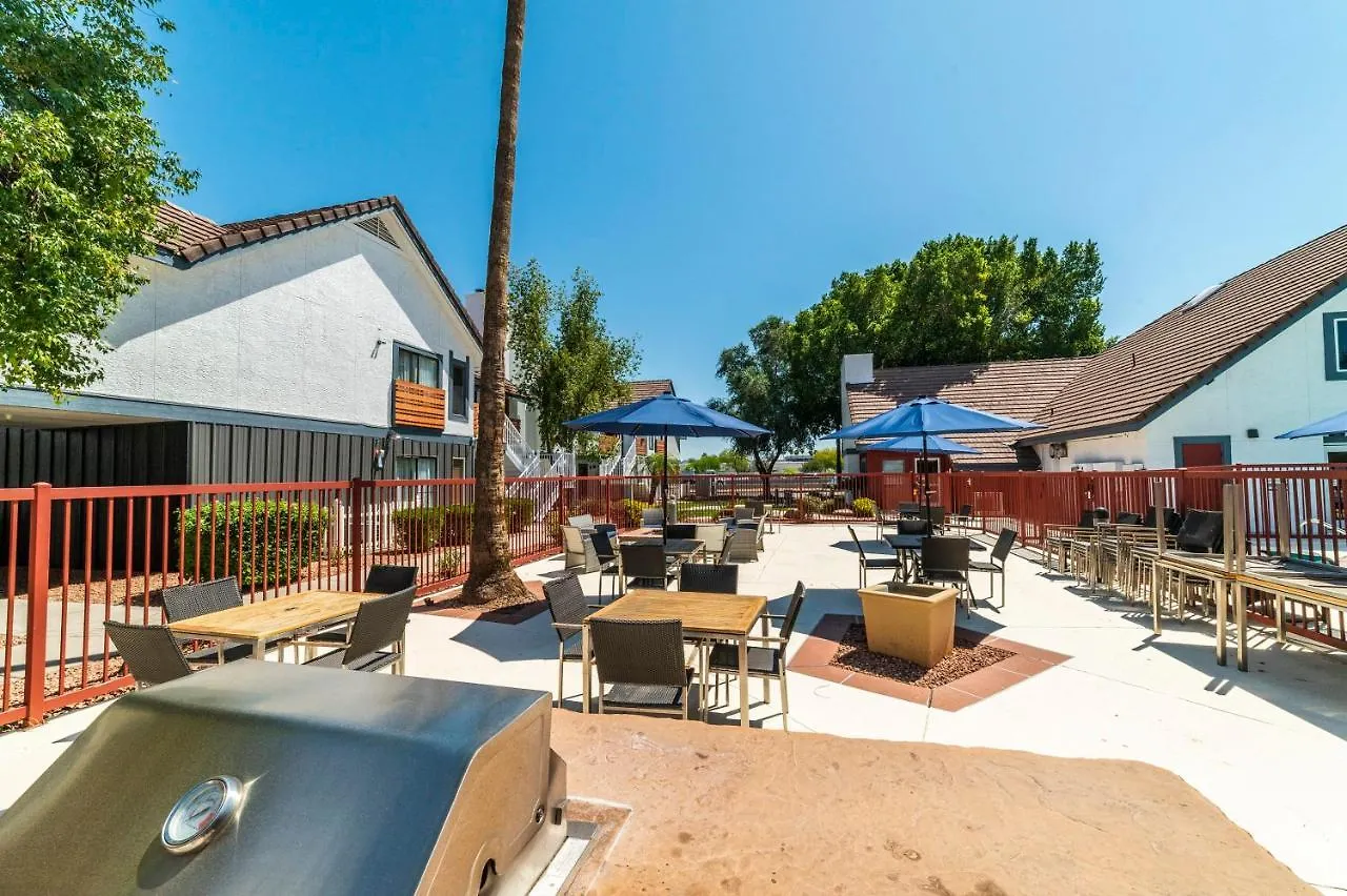 Metro Phoenix Loft Sleeps 6