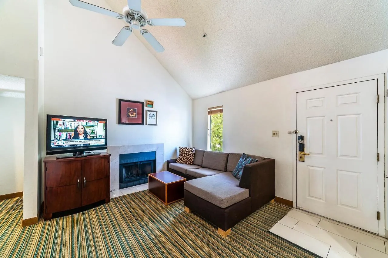 Metro Phoenix Loft Sleeps 6