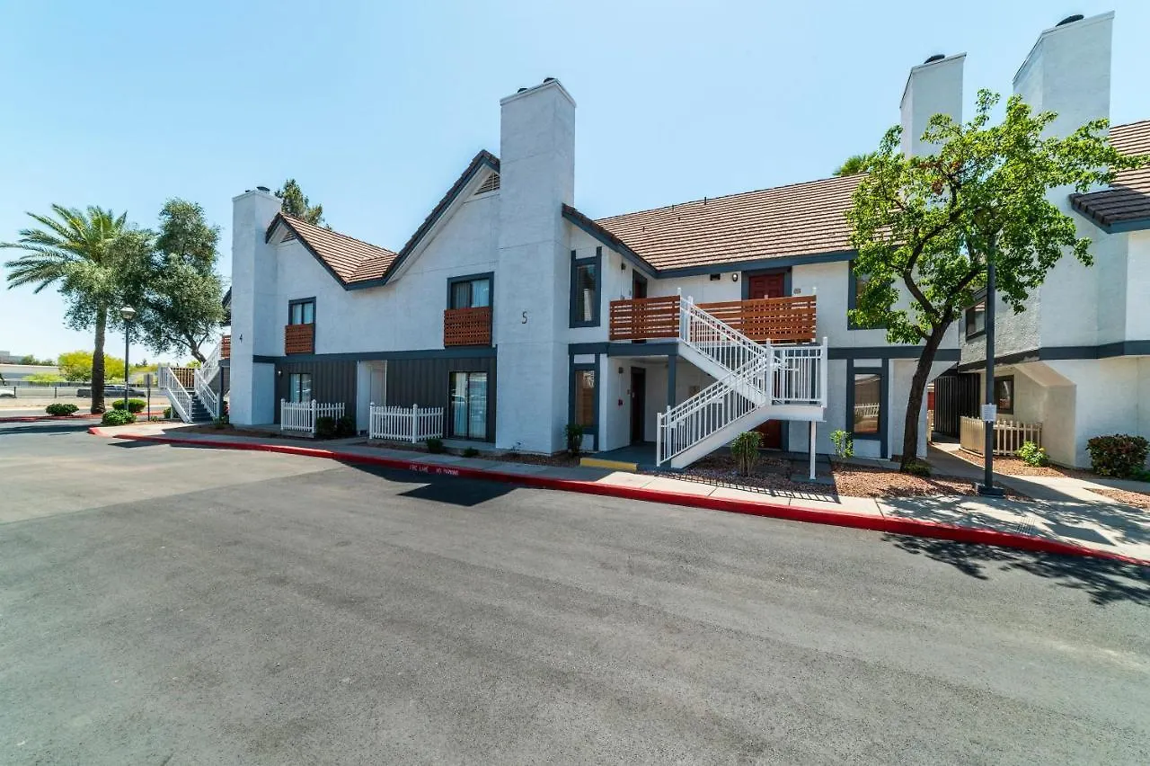 Metro Phoenix Loft Sleeps 6 Apartment