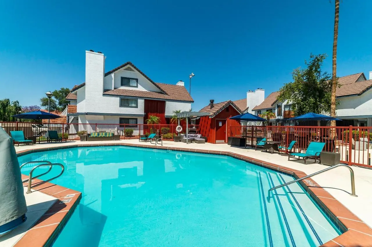 Metro Phoenix Loft Sleeps 6
